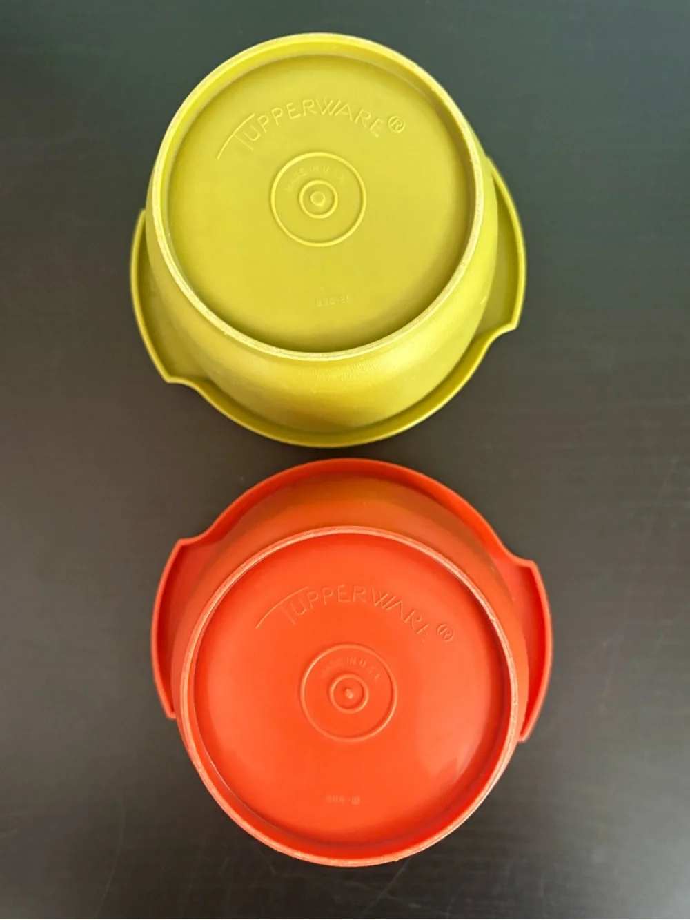 Vintage 1970s Tupperware Servalier 886 Bowls Sunburst Lids Set of 2